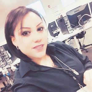 Meet your Posher, Stephanie